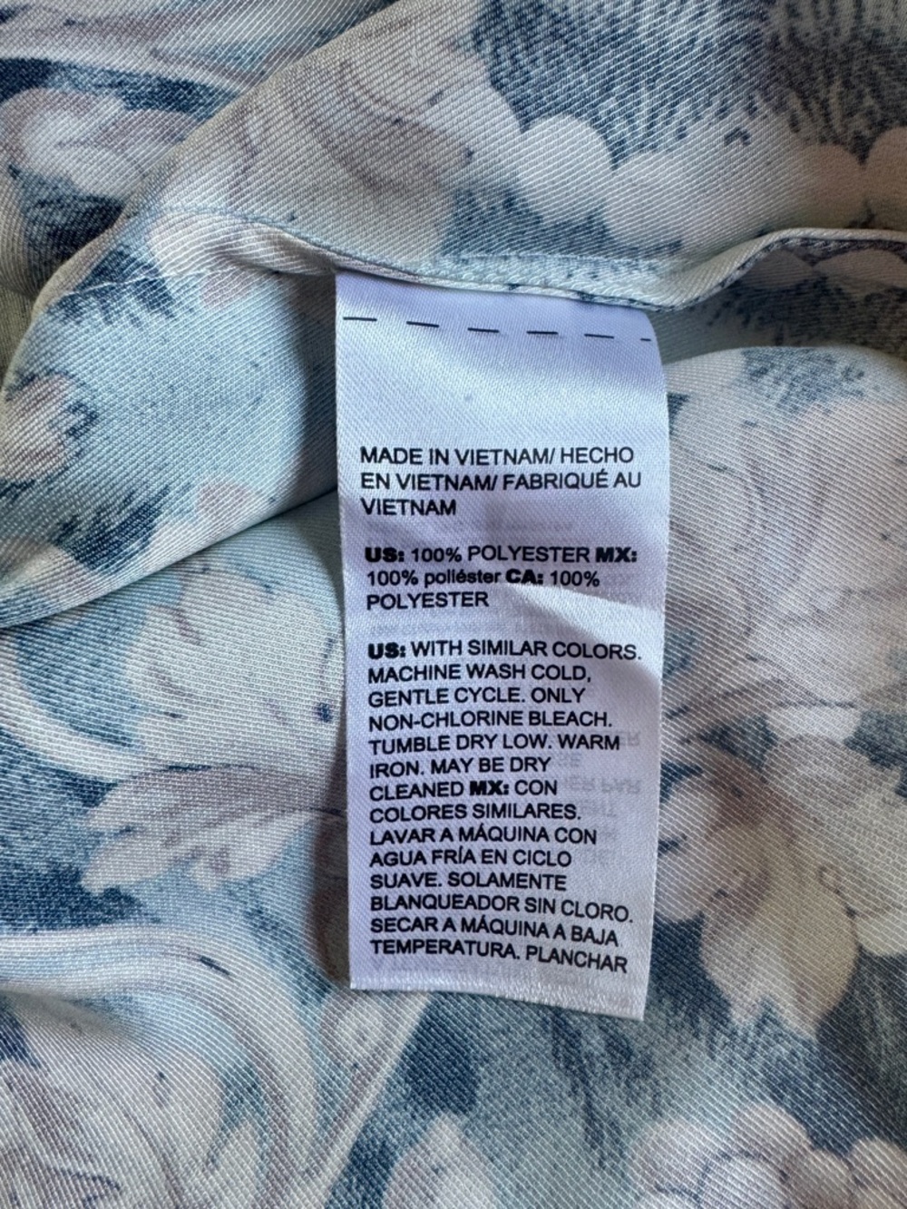 Chico's Blue and Cream Ornate Print Button-Down Shirt (Chico’s size 4) - Picture 13 of 13